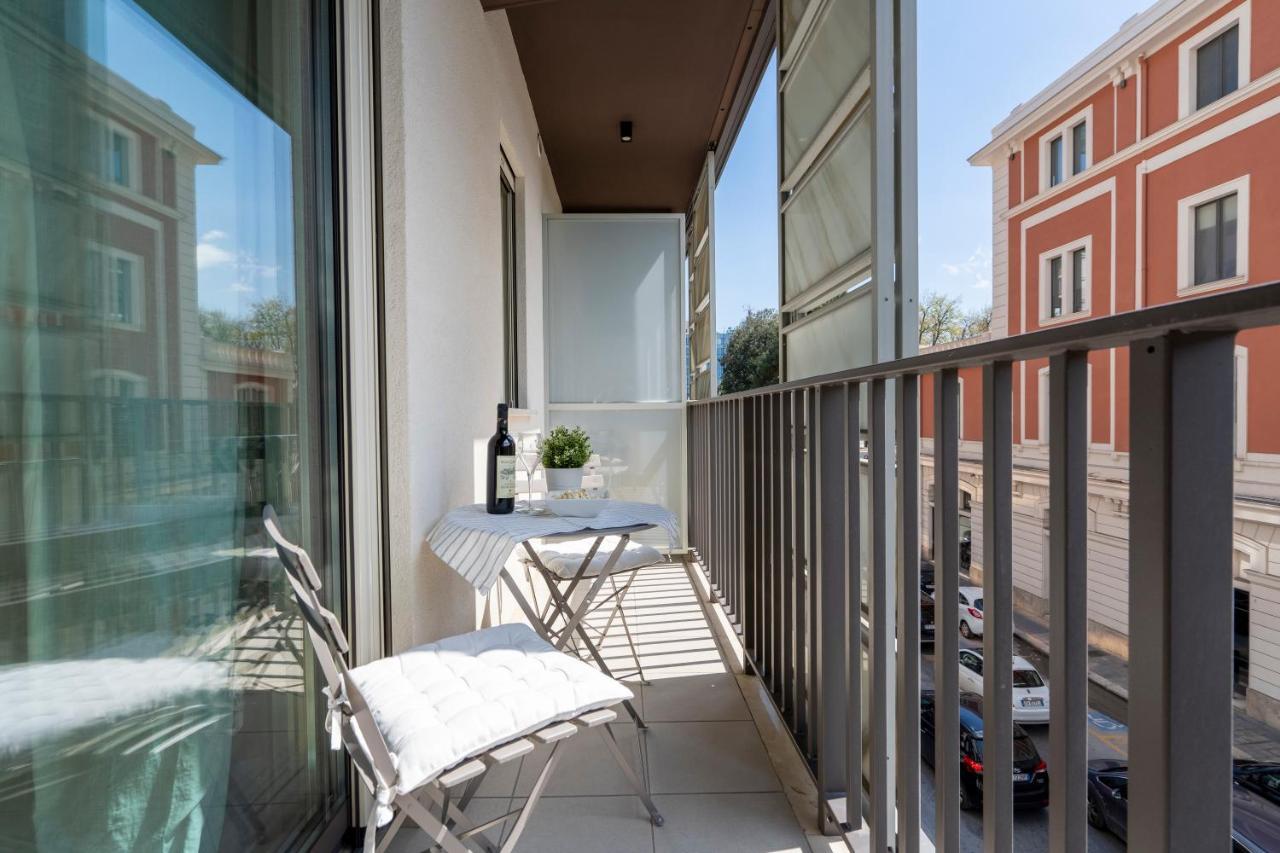 Twelve12 - Universita & Stazione Aparment Bari Extérieur photo